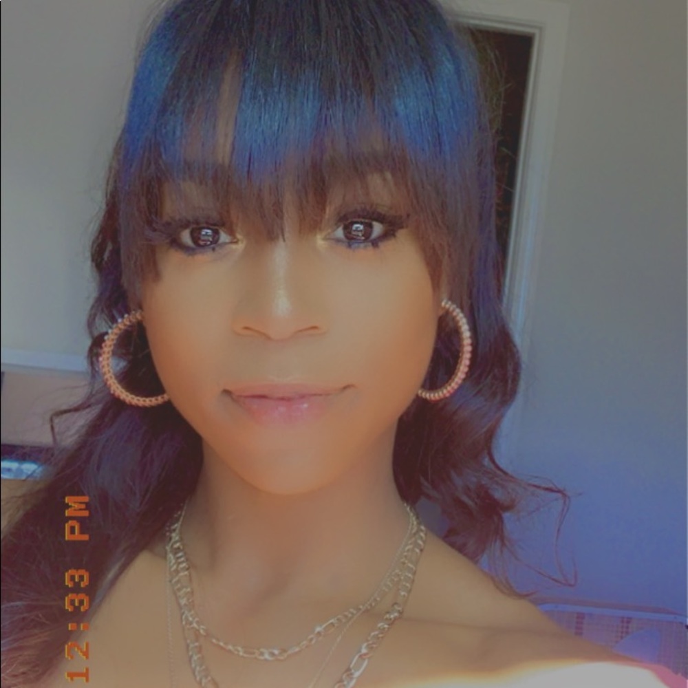 Meet your Posher, Ariel